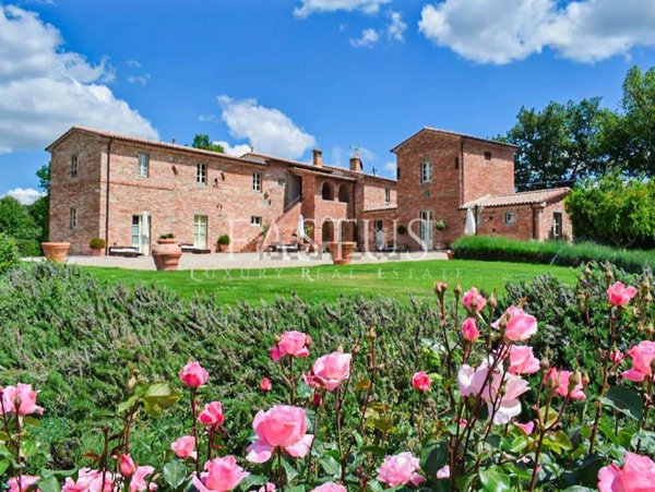 casale in vendita a Foiano della Chiana