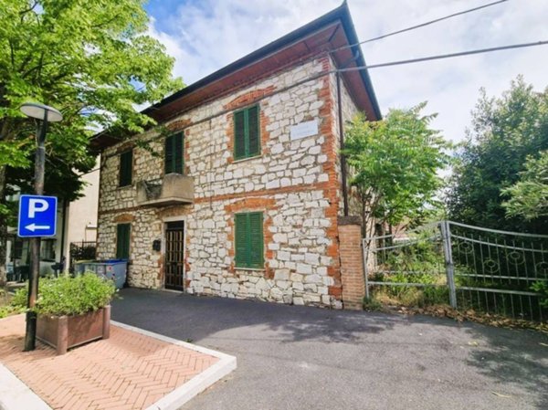 casa indipendente in vendita a Foiano della Chiana in zona Pozzo della Chiana
