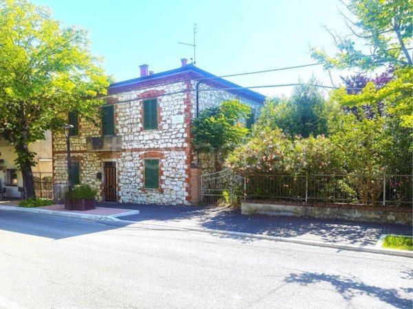 casa indipendente in vendita a Foiano della Chiana in zona Pozzo della Chiana