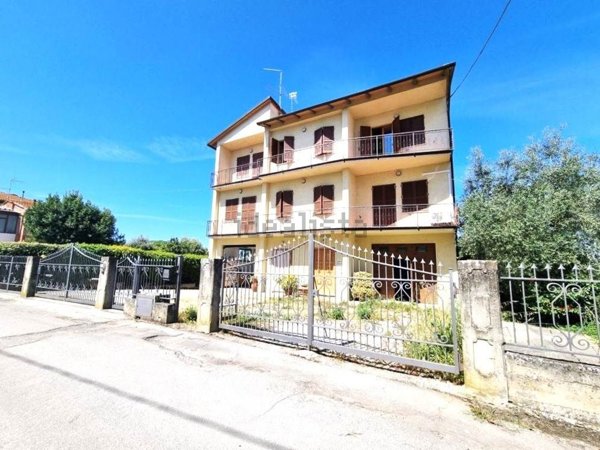 casa indipendente in vendita a Foiano della Chiana in zona Pozzo della Chiana