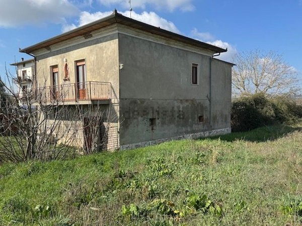 casale in vendita a Foiano della Chiana