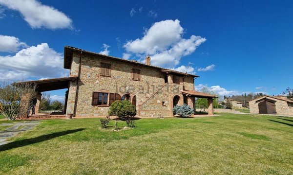 casale in vendita a Foiano della Chiana