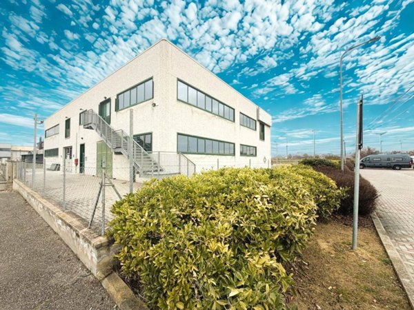 locale commerciale in vendita a Foiano della Chiana