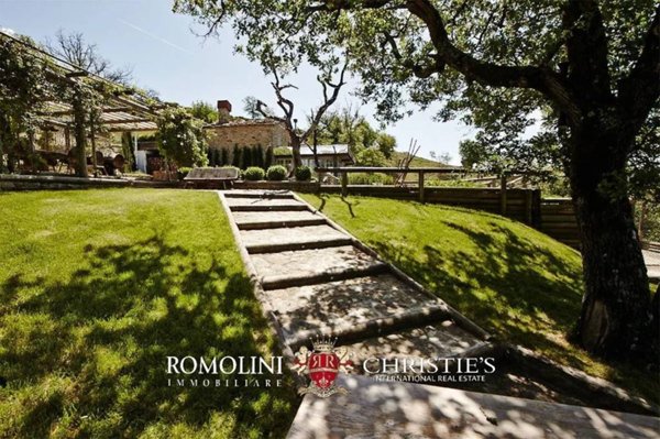 villa in vendita a Loro Ciuffenna in zona San Giustino Valdarno