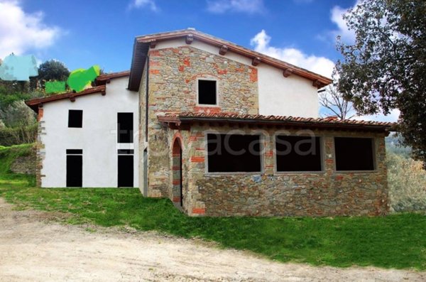 casa indipendente in vendita a Loro Ciuffenna