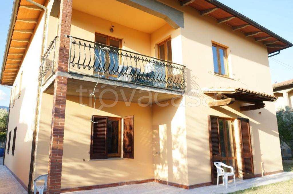 casa indipendente in vendita a Loro Ciuffenna