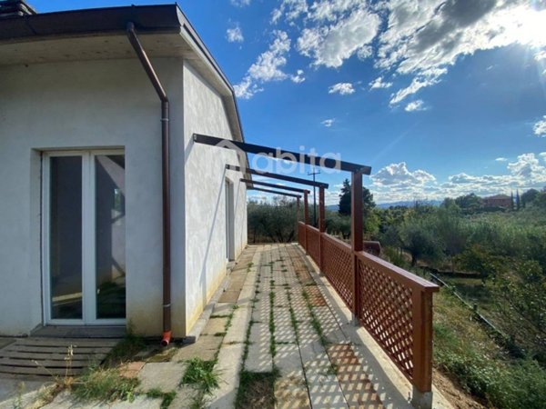 casa indipendente in vendita a Loro Ciuffenna in zona San Giustino Valdarno