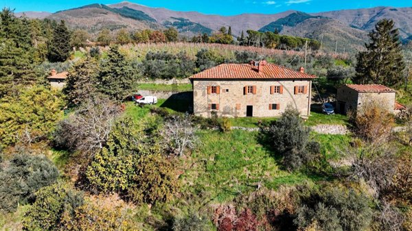 casale in vendita a Loro Ciuffenna in zona Poggio di Loro