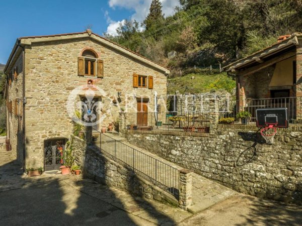 casa indipendente in vendita a Loro Ciuffenna
