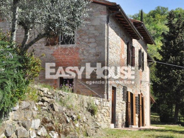 casa indipendente in vendita a Loro Ciuffenna