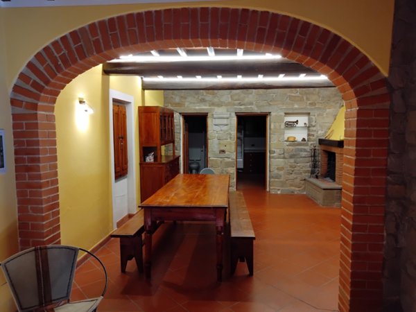 casa indipendente in vendita a Loro Ciuffenna in zona Modine/Gorgiti