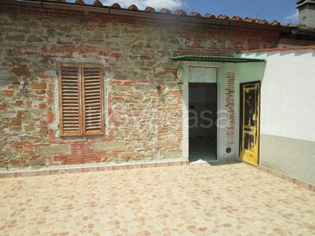 appartamento in vendita a Loro Ciuffenna in zona San Giustino Valdarno