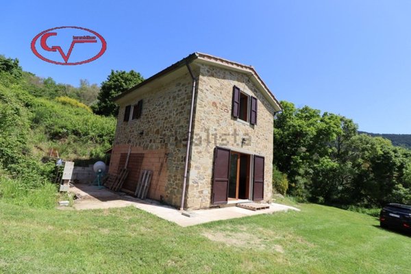 casa indipendente in vendita a Loro Ciuffenna in zona Faeto/Pratovalle