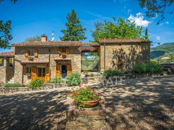 casa indipendente in vendita a Loro Ciuffenna