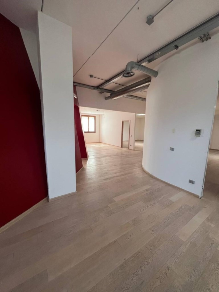 ufficio in vendita a Loro Ciuffenna in zona San Giustino Valdarno