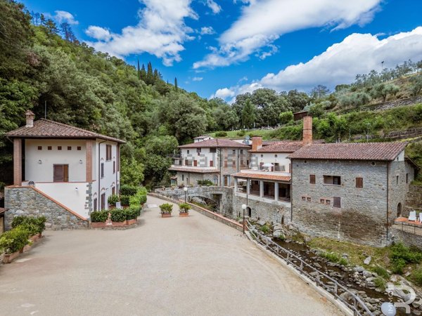 casale in vendita a Loro Ciuffenna