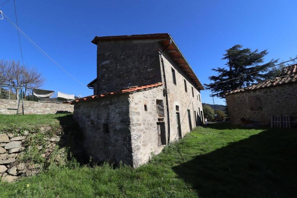 casa indipendente in vendita a Loro Ciuffenna in zona Chiassaia