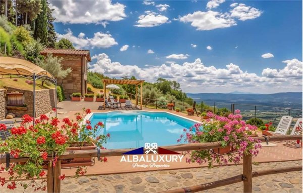 casa indipendente in vendita a Loro Ciuffenna in zona Querceto
