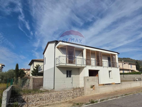 casa indipendente in vendita a Loro Ciuffenna