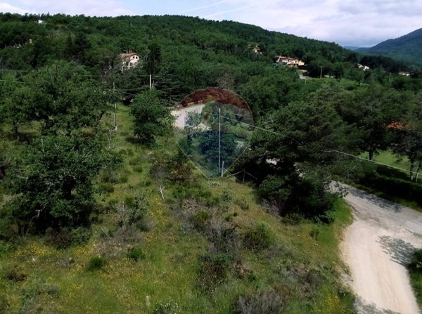 terreno edificabile in vendita a Loro Ciuffenna