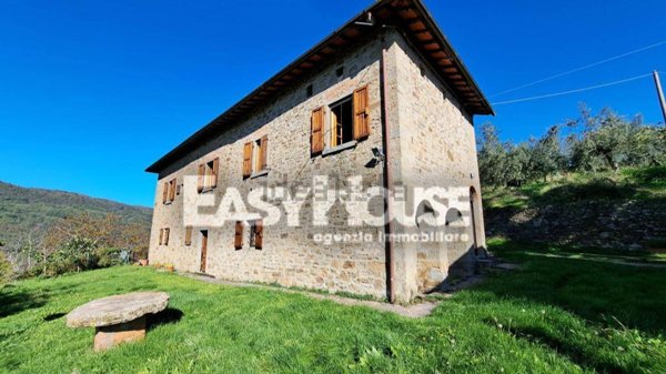 casale in vendita a Loro Ciuffenna