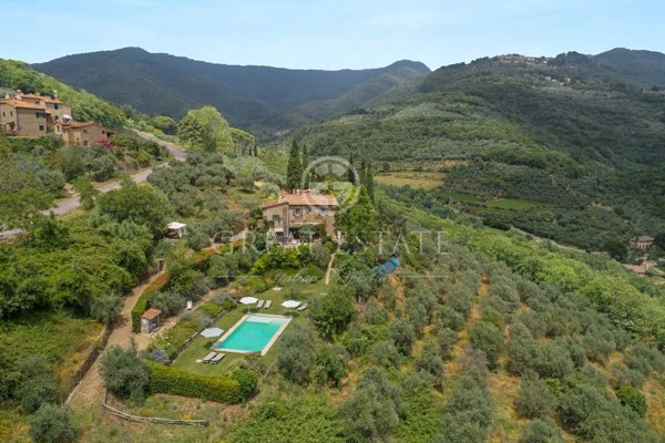 casale in vendita a Loro Ciuffenna