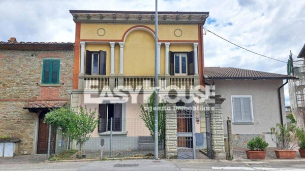 casa indipendente in vendita a Loro Ciuffenna in zona San Giustino Valdarno