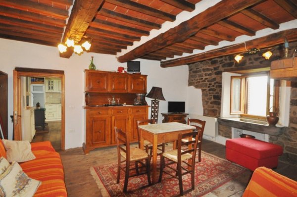 casa indipendente in vendita a Loro Ciuffenna in zona Modine/Gorgiti