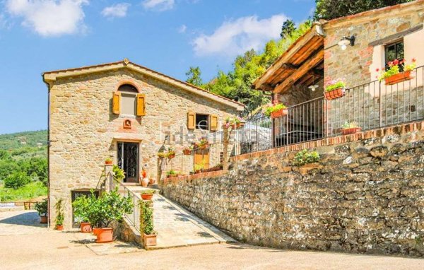 casale in vendita a Loro Ciuffenna