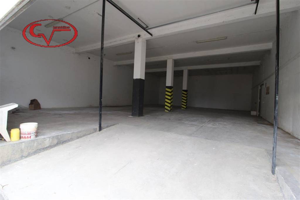 locale commerciale in vendita a Loro Ciuffenna