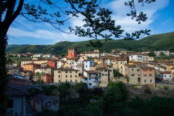 casa indipendente in vendita a Loro Ciuffenna
