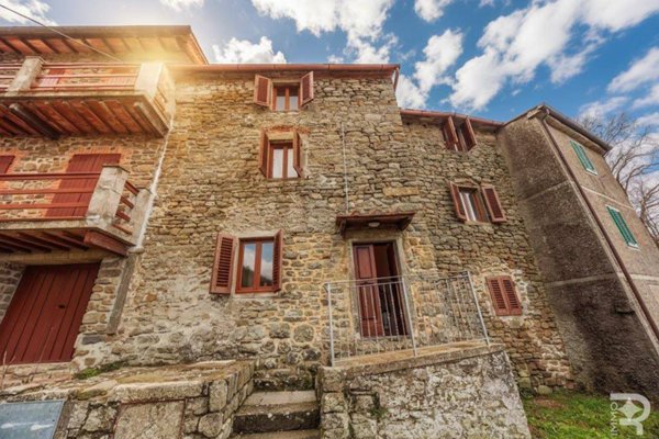 casa indipendente in vendita a Loro Ciuffenna in zona Chiassaia