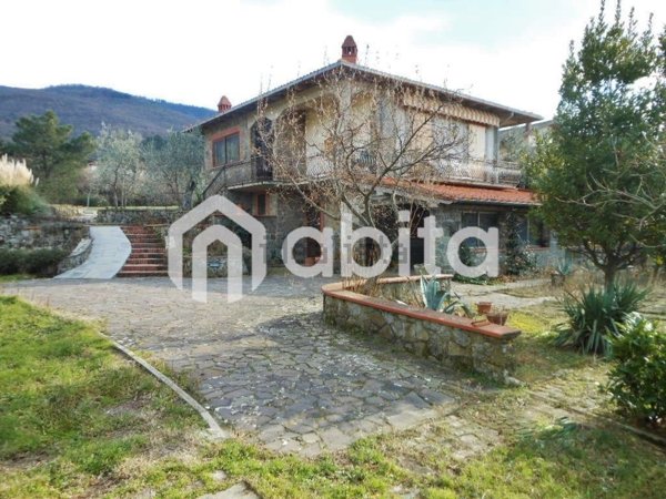 casa indipendente in vendita a Loro Ciuffenna