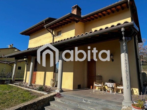 casa indipendente in vendita a Loro Ciuffenna in zona San Giustino Valdarno