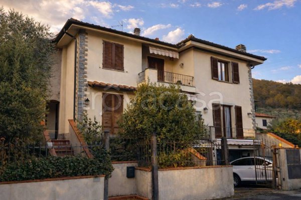 casa indipendente in vendita a Loro Ciuffenna