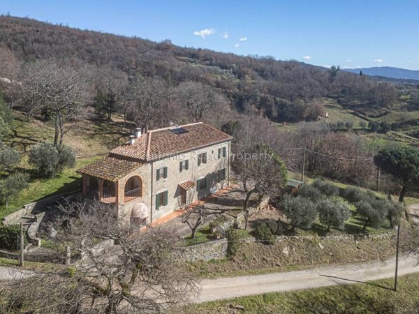 casa indipendente in vendita a Loro Ciuffenna in zona San Giustino Valdarno