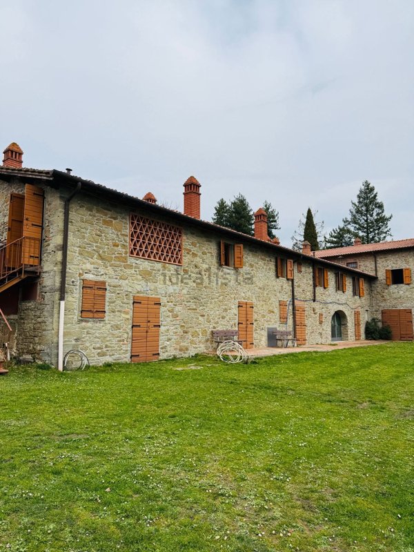 casale in vendita a Loro Ciuffenna