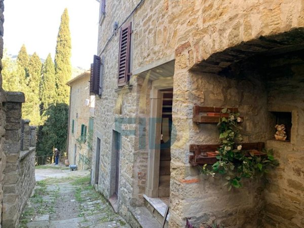 casa indipendente in vendita a Loro Ciuffenna