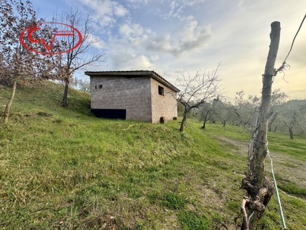 locale di sgombero in vendita a Loro Ciuffenna in zona Faeto/Pratovalle