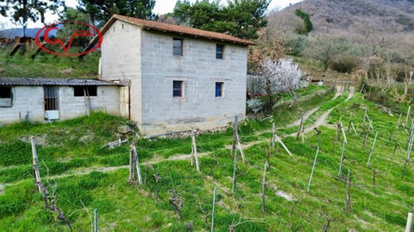 locale di sgombero in vendita a Loro Ciuffenna in zona Faeto/Pratovalle