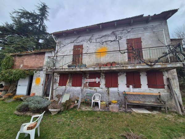 pentavano in vendita a Loro Ciuffenna in zona Querceto