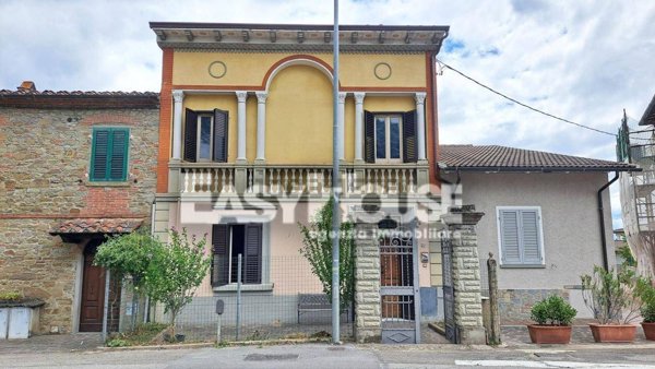 casa indipendente in vendita a Loro Ciuffenna in zona San Giustino Valdarno
