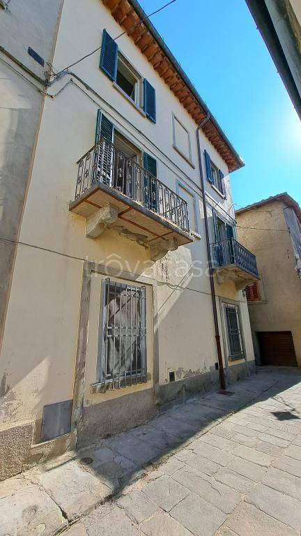 appartamento in vendita a Loro Ciuffenna in zona San Giustino Valdarno