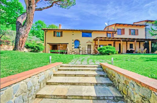 casa indipendente in vendita a Loro Ciuffenna