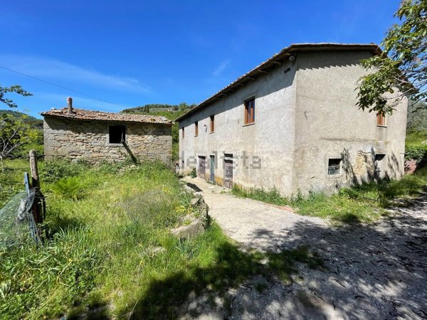 appartamento in vendita a Loro Ciuffenna in zona San Clemente in Valle