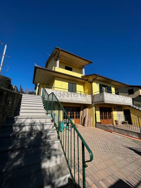 casa indipendente in vendita a Loro Ciuffenna in zona San Giustino Valdarno