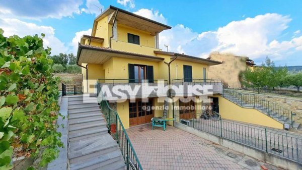 casa indipendente in vendita a Loro Ciuffenna in zona San Giustino Valdarno
