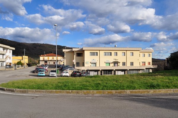 quadrivano in vendita a Loro Ciuffenna in zona San Giustino Valdarno
