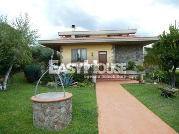 casa indipendente in vendita a Loro Ciuffenna in zona San Giustino Valdarno