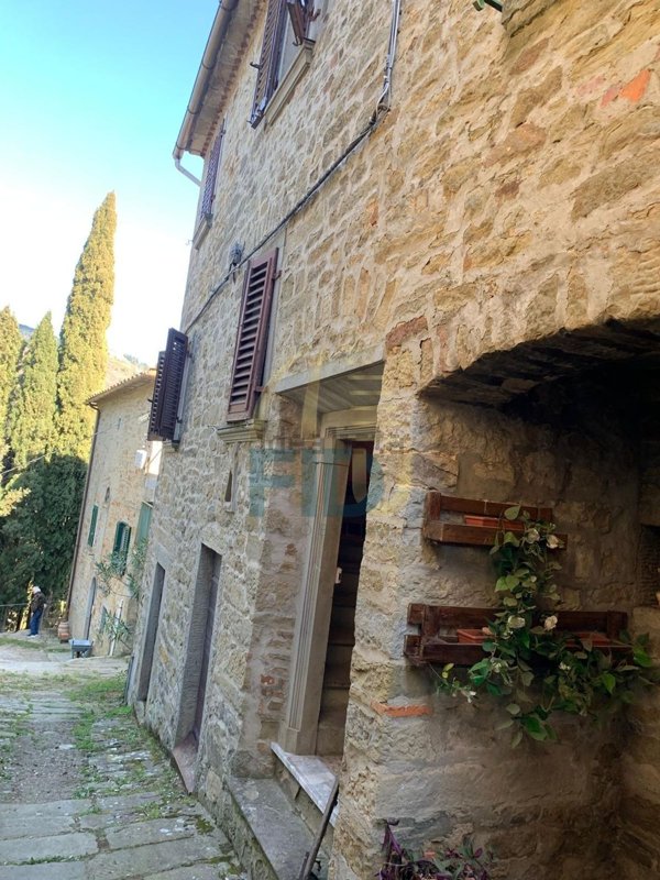 casale in vendita a Loro Ciuffenna